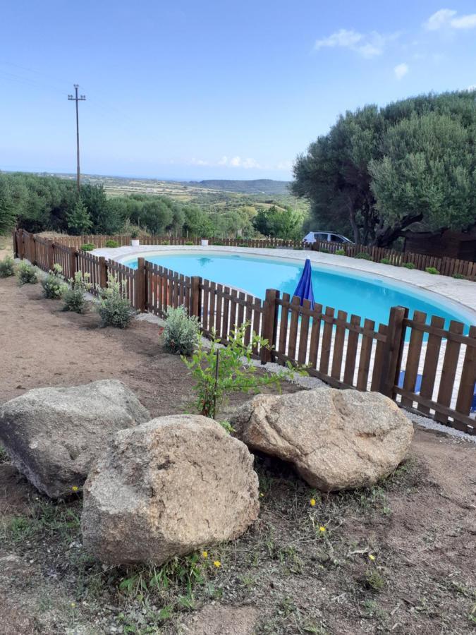 Agriturismo Gli Olivastri, Appartamento La Rosa Dei Venti Con Piscina E Solarium , Vista Mare ,Climatizzatore ,Wifi Aglientu Exterior photo